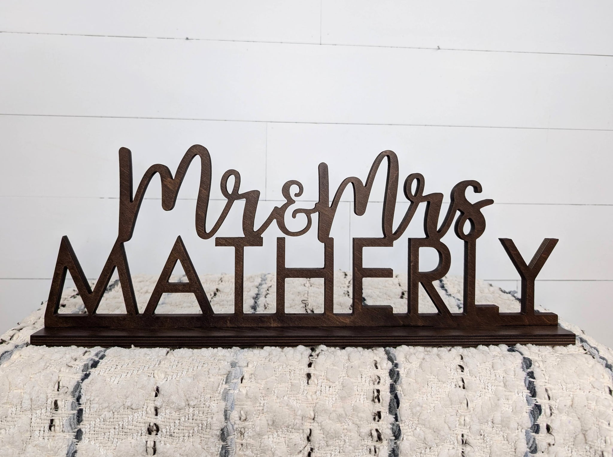 Last Name Sign - Mr & Mrs