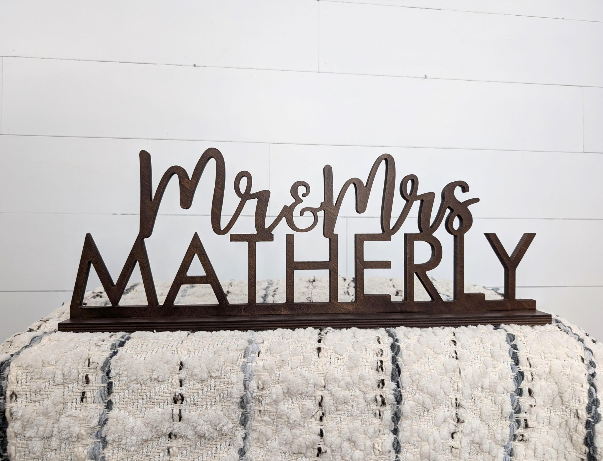 Last Name Sign - Mr & Mrs