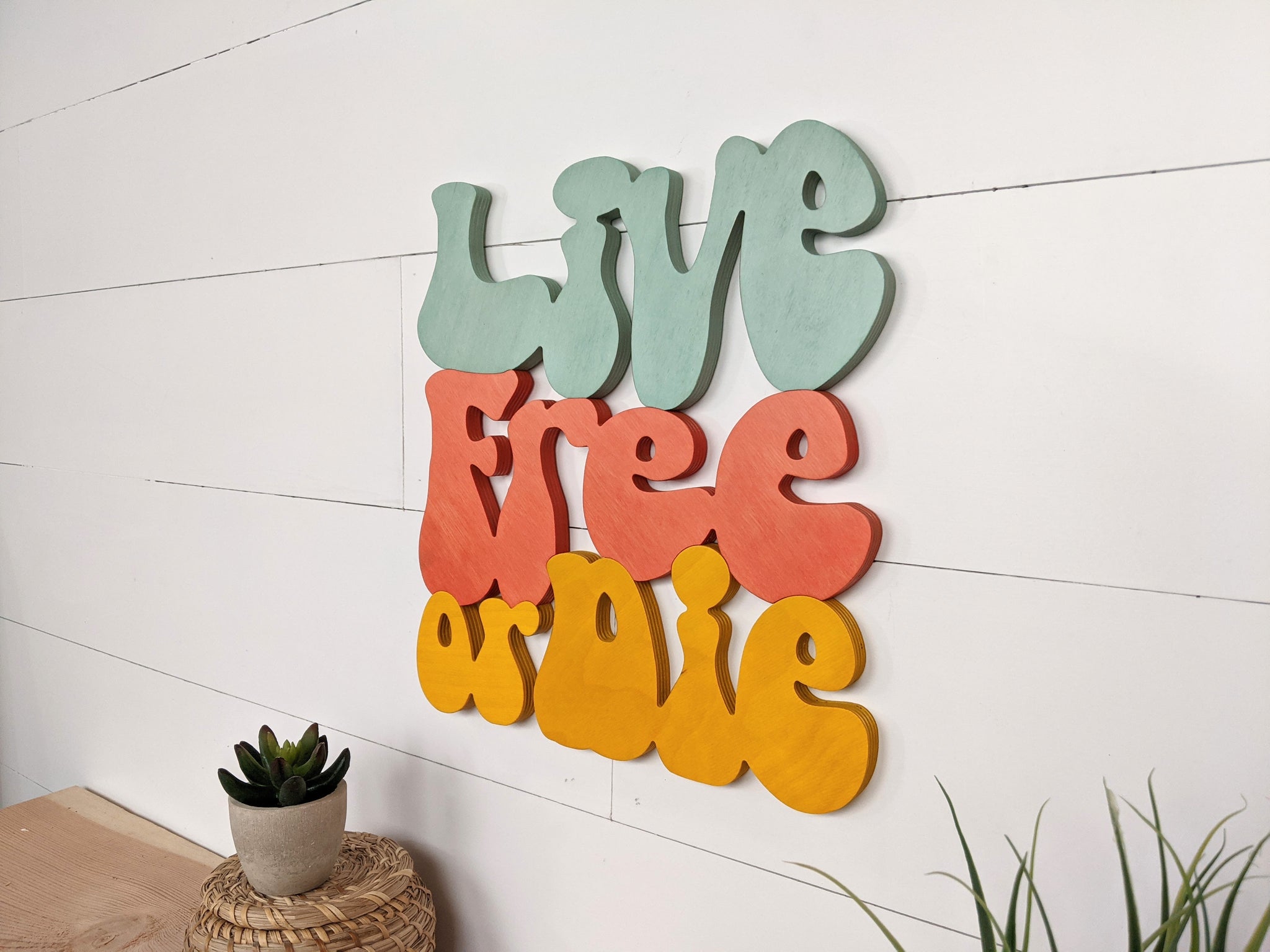 Live Free or Die Groovy Font